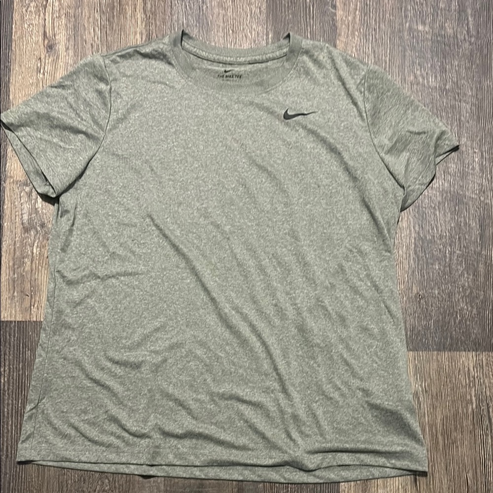 Nike Women’s T-Shirt
